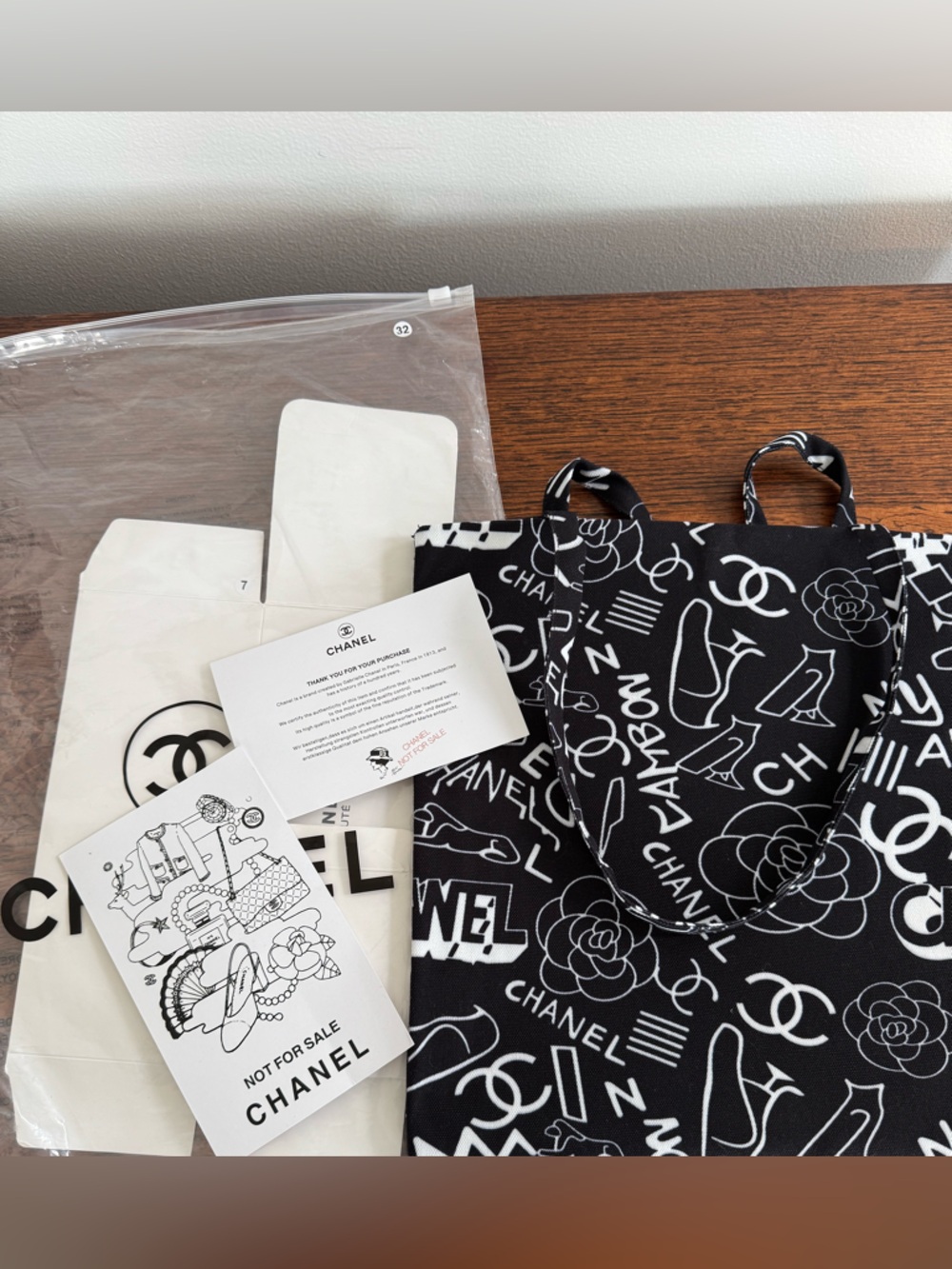 New Chanel VIP GWP (Gift With Purchase) novelty tote bag; with Beauty Items - Picture 2 of 5